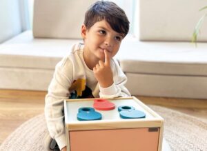 Jouets en bois font leur retour dans les chambres d'enfants